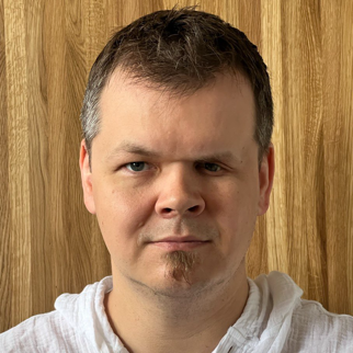 Алексей Лавренюк