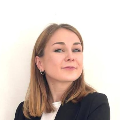 Александра Попова