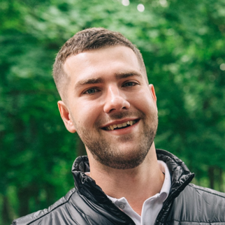 Дмитрий Тучс