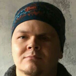 Алексей Лавренюк