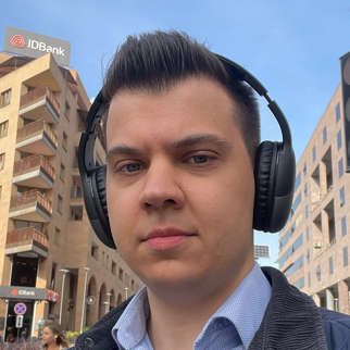 Роман Устинов