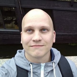 Александр Глухов