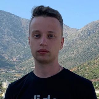 Глеб Уваркин