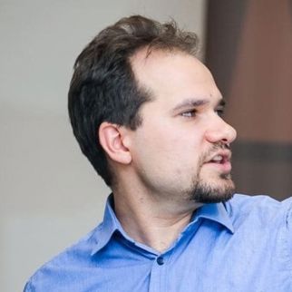 Виктор Ганелес