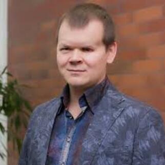 Алексей Лавренюк