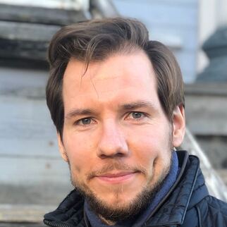 Антон Жуков