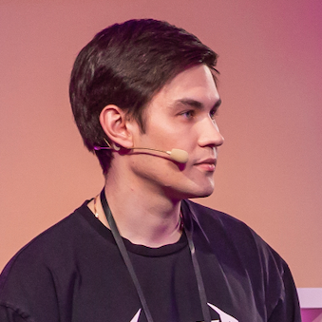 Тёма Сенюков