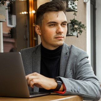 Александр Довнар