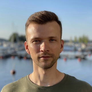 Роман Белов