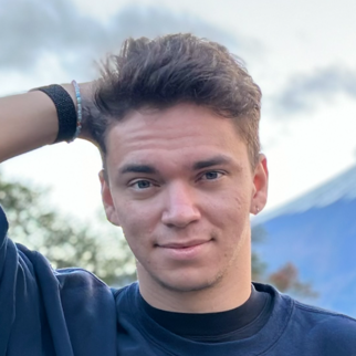 Роберт Гадеев